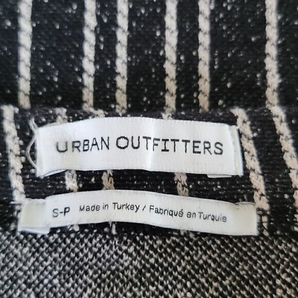 Urban Outfitters Black and White Striped Skirt - Size Small - Picture 4 of 11